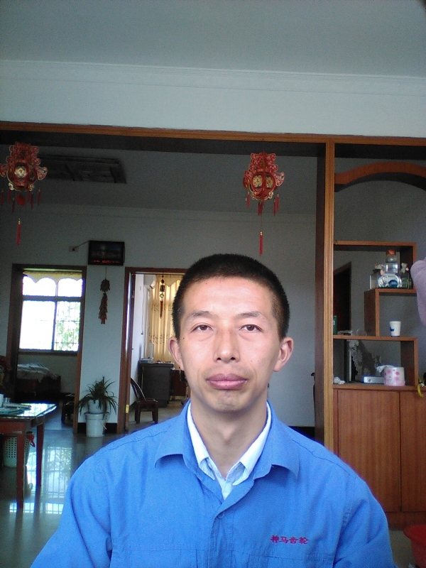 红玫瑰的第一张照片--古田相亲网