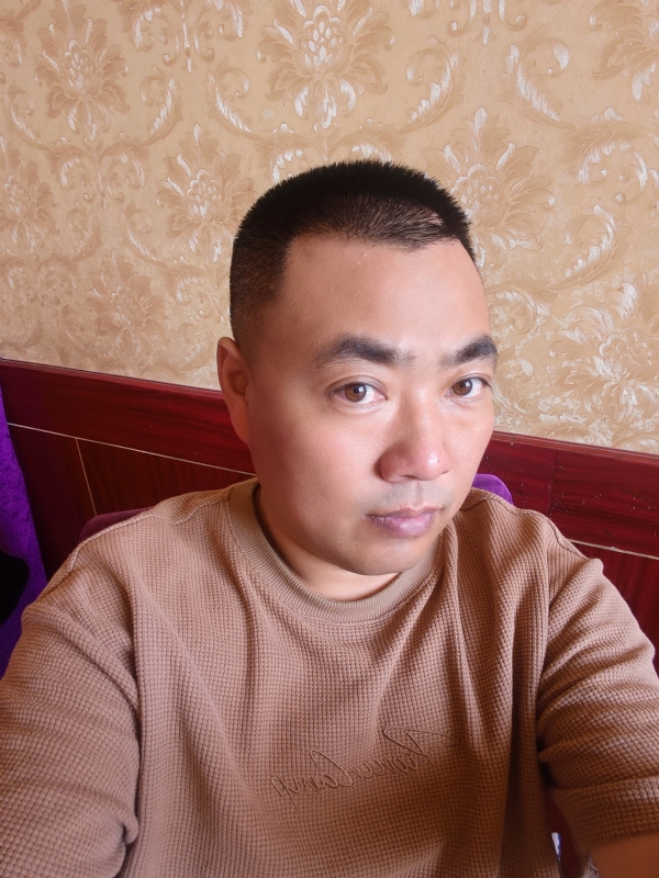擦亮眼睛向前看的第一张照片--古田相亲网