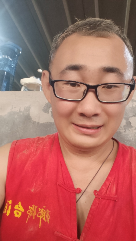 黑黑一笑的第二张照片--古田相亲网